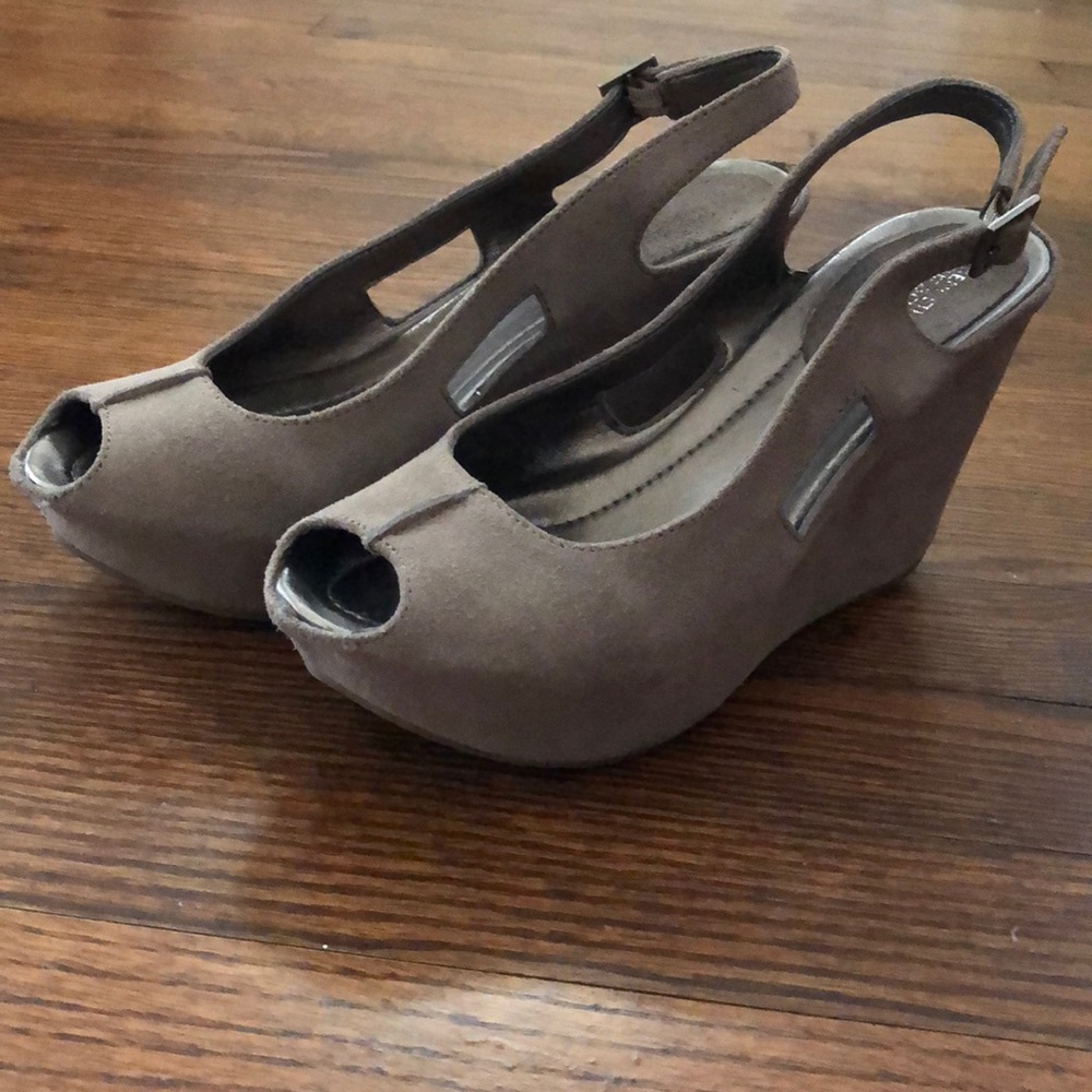 Kenneth Cole Reaction Wedges